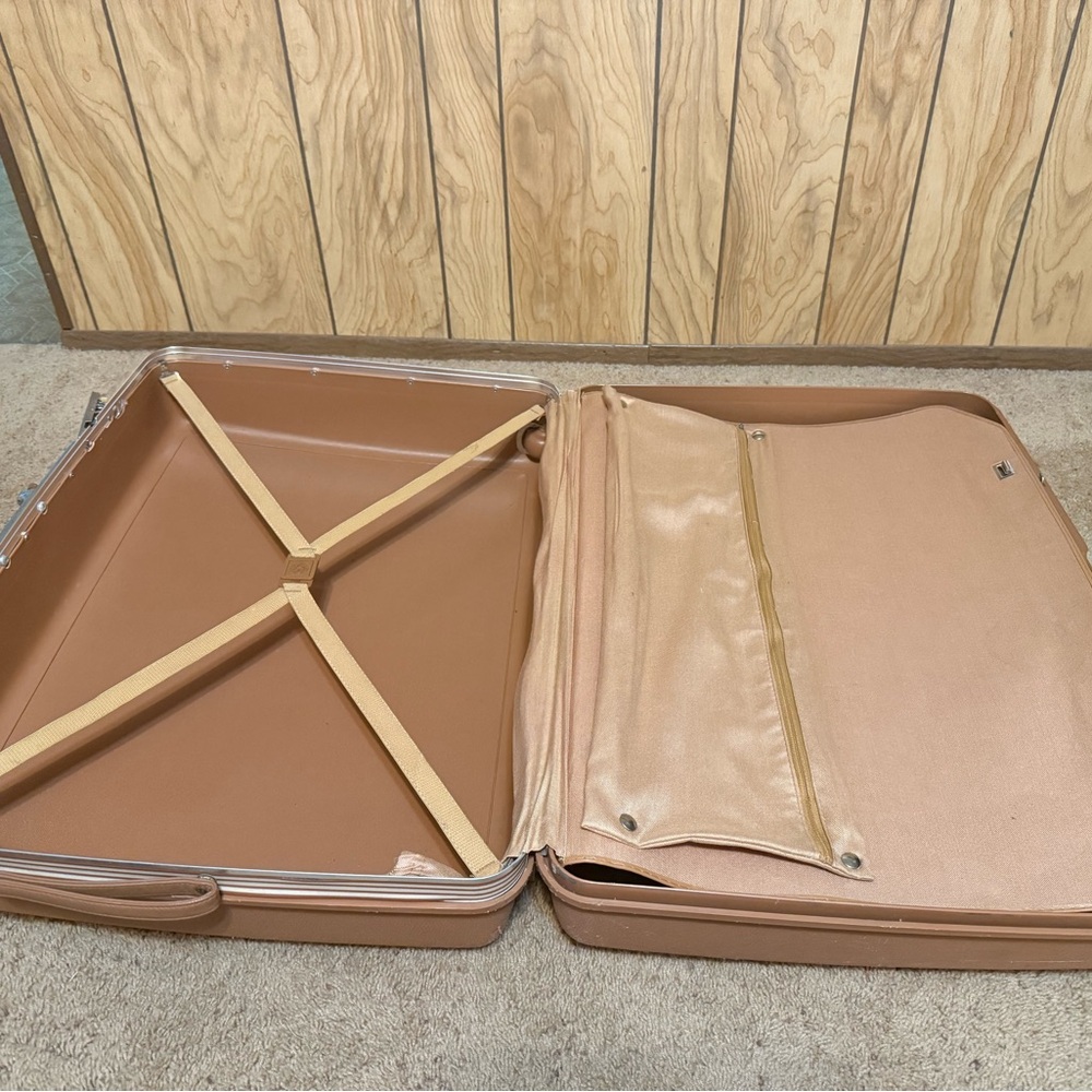 1970s Vintage Tan Samsonite Concord Hard Shell Suitcase 26x21x8 - Picture 9 of 10